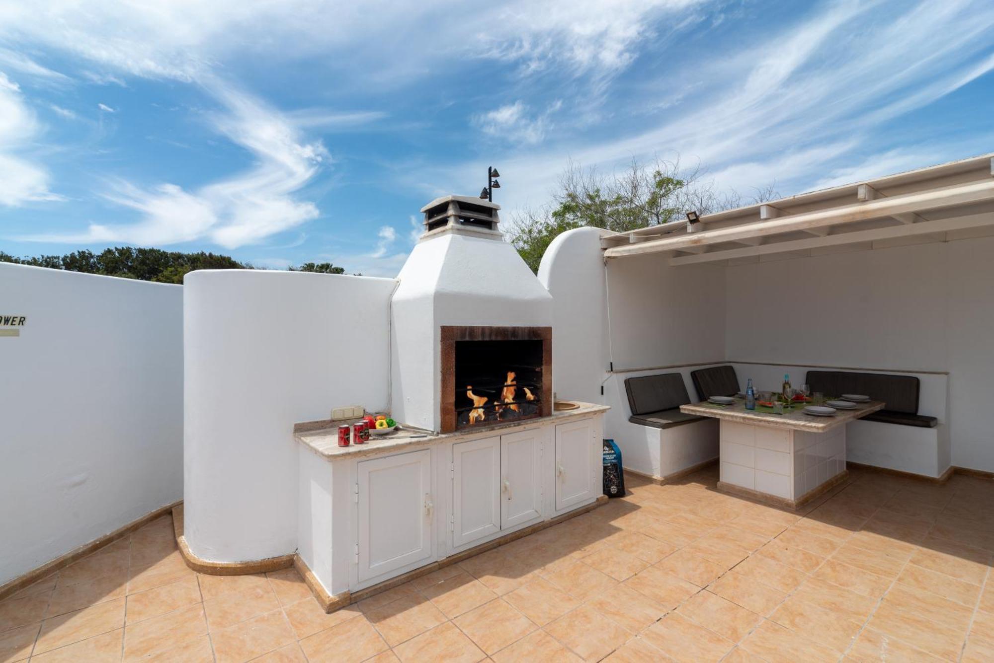 Villa Michelle - Lh114 By Villas Now Ltd Playa Blanca  Exterior photo