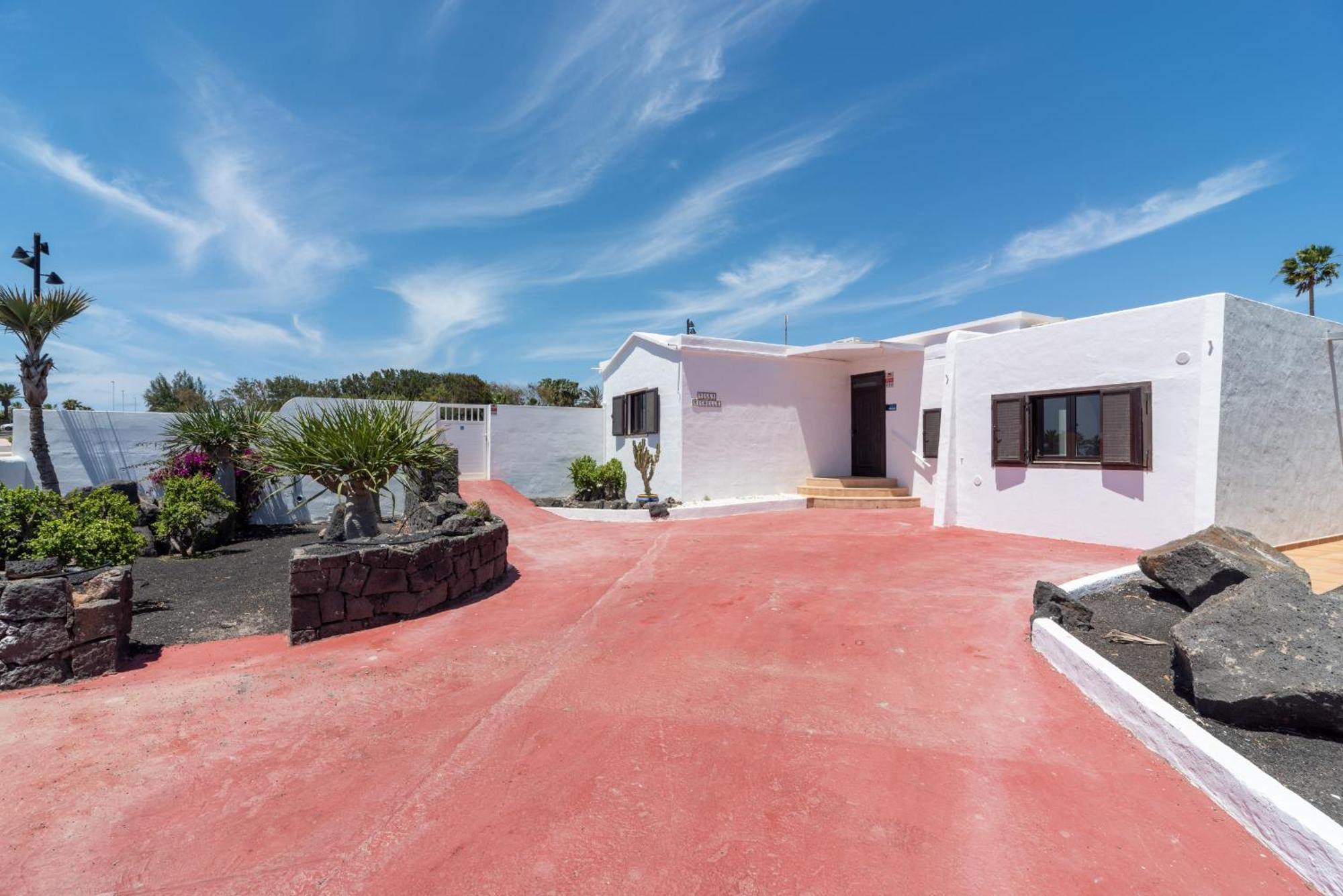 Villa Michelle - Lh114 By Villas Now Ltd Playa Blanca  Exterior photo