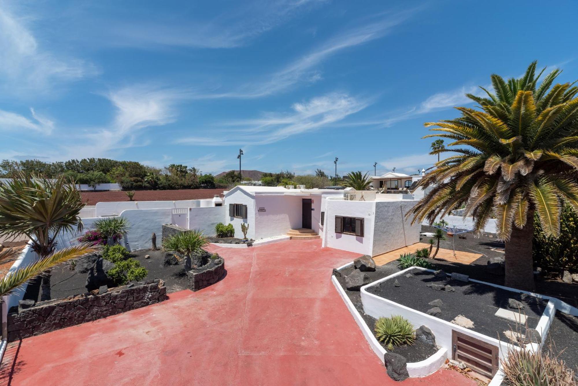 Villa Michelle - Lh114 By Villas Now Ltd Playa Blanca  Exterior photo