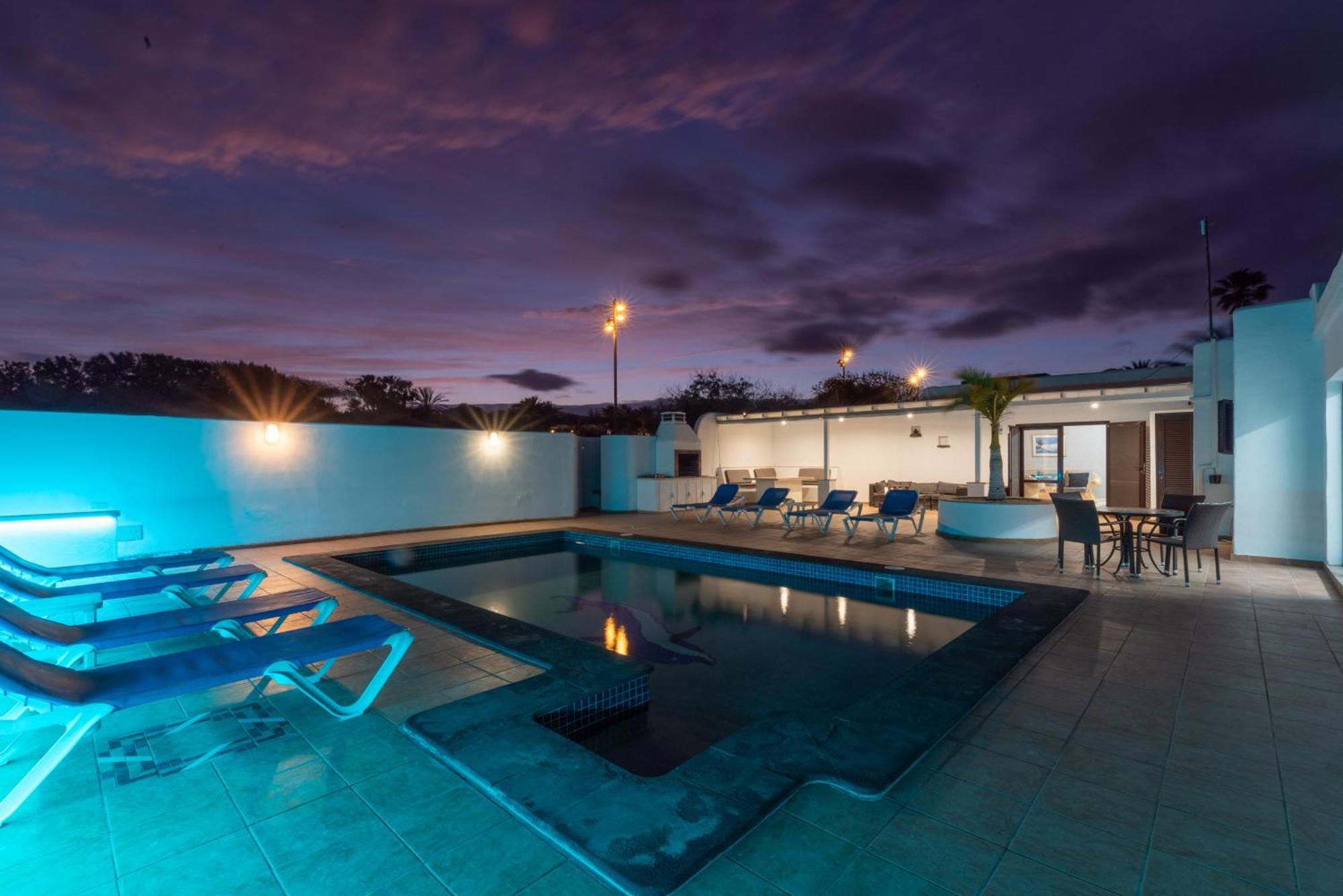 Villa Michelle - Lh114 By Villas Now Ltd Playa Blanca  Exterior photo